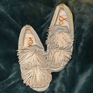 Adorable Silver Leather Sam Edelman Pom Pom Flats 8.5